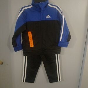 Adidas tracksuit size 2T